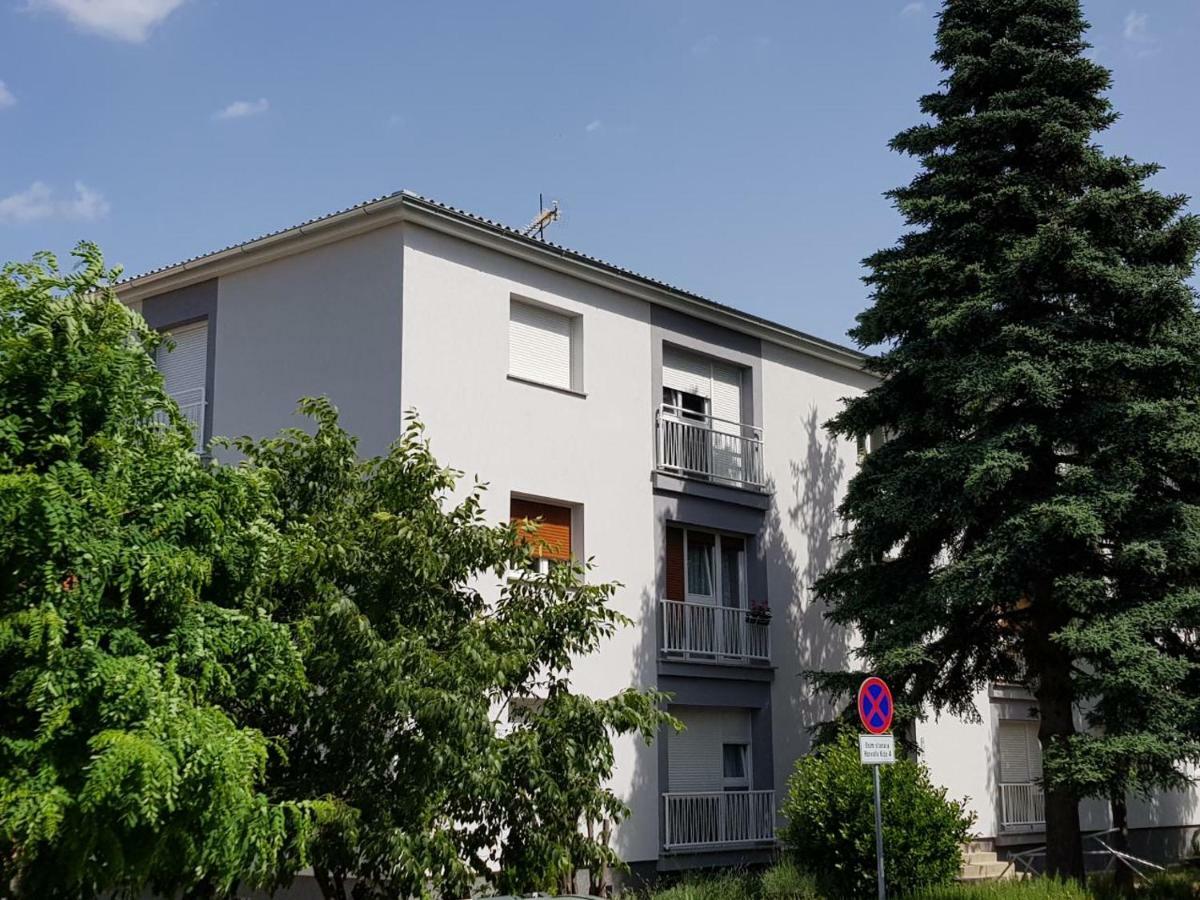 Apartman Monte Rizzi Pula Exterior foto